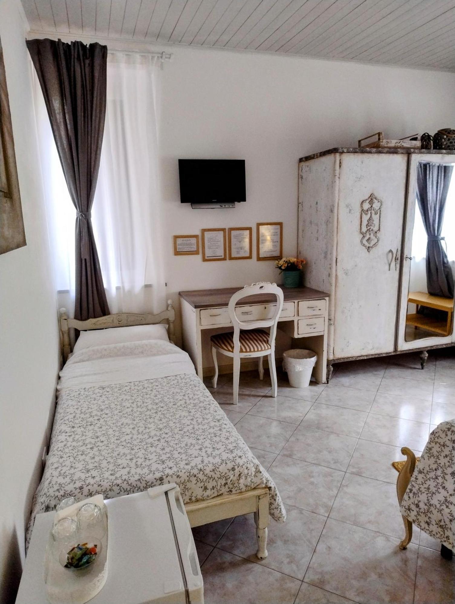 Grotta Dei Puntali B&B Carini Habitación foto